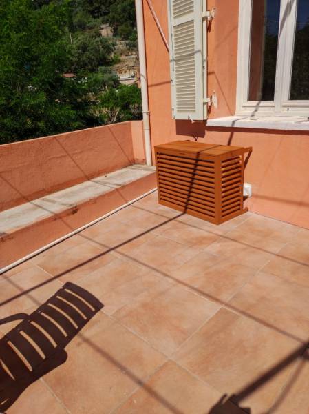 Cache groupe de climatisation en aluminium ocre de la marque : Décoclim