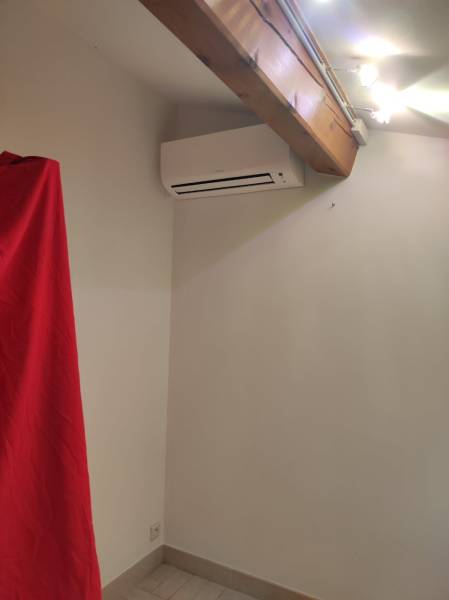 Climatisation réversible Daikin pour 2 chambres dans une maison à Six-Fours près de Toulon