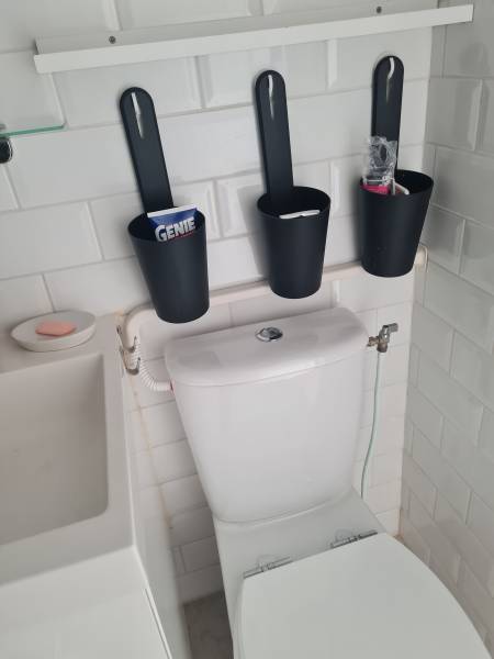 Evacuation des condensats dans la cuvette des toilettes.