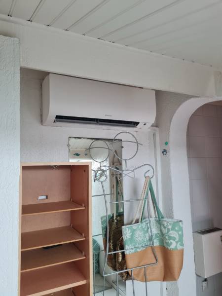 Climatisation Daikin dans une chambre à Toulon
