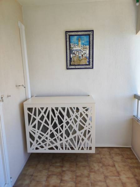 Cache groupe de climatisation en aluminium crème de la marque : Devaux