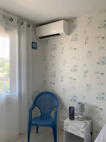 Climatisation Daikin FTXP dans un appartement à Sanary