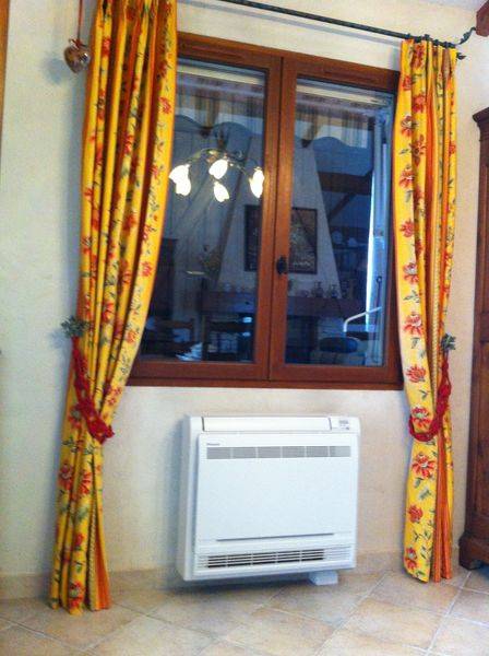 Installation de climatisation réversible Daikin pour maison à Six-Fours les plages