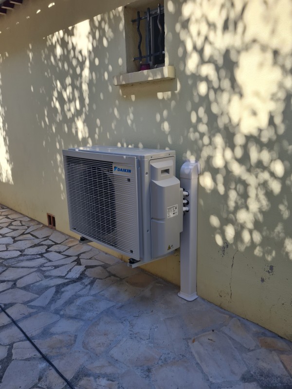 Groupe extérieur de climatisation multi-split Daikin à La Seyne sur Mer
