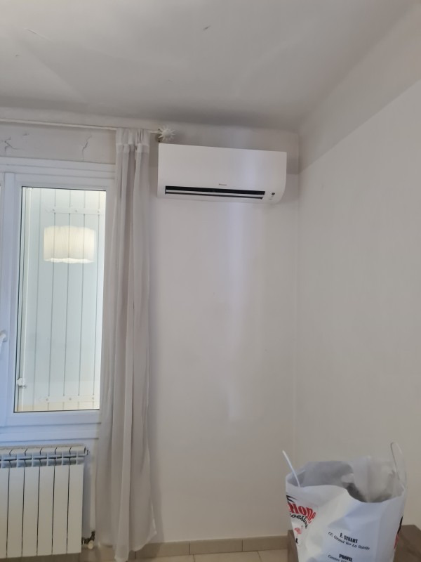 Groupe extérieur de climatisation multi-split Daikin à La Seyne sur Mer
