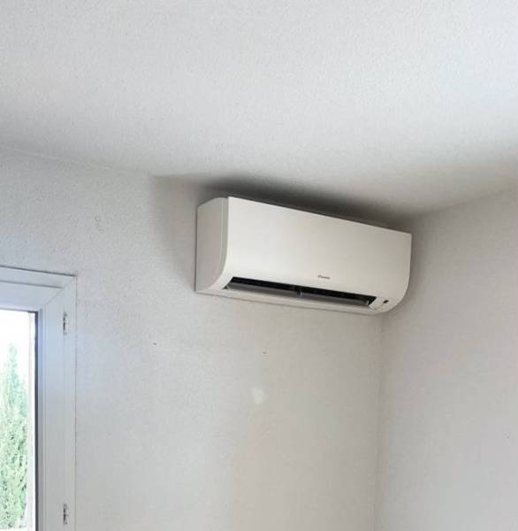 climatisation daikin comfora a sanary