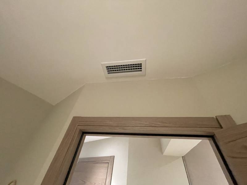 Diffuseur de soufflage de climatisation intégrée gainable